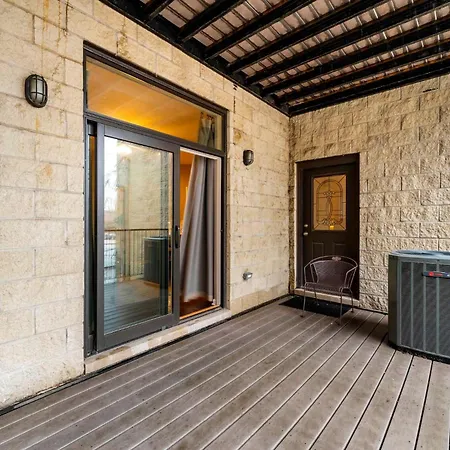 South Loop Three Bedroom Two Bath Apartment Chicago