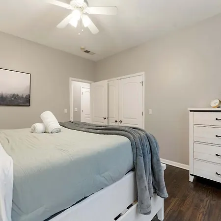 South Loop Three Bedroom Two Bath *