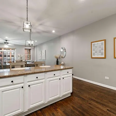 South Loop Three Bedroom Two Bath Apartment