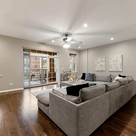 Apartment South Loop Three Bedroom Two Bath Chicago