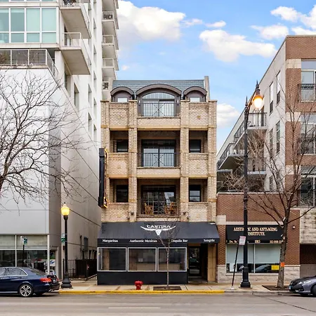 South Loop Three Bedroom Two Bath * Chicago