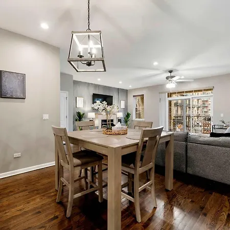 Apartment South Loop Three Bedroom Two Bath Chicago