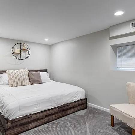 3Bd2Ba Dual Level W Family Room King Bed *