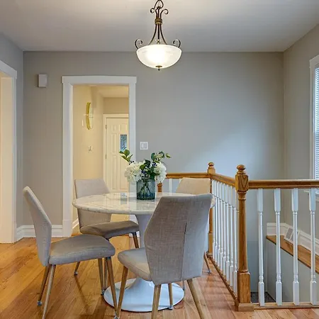 3Bd2Ba Dual Level W Family Room King Bed Apartment *