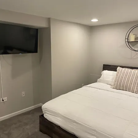 3Bd2Ba Dual Level W Family Room King Bed *