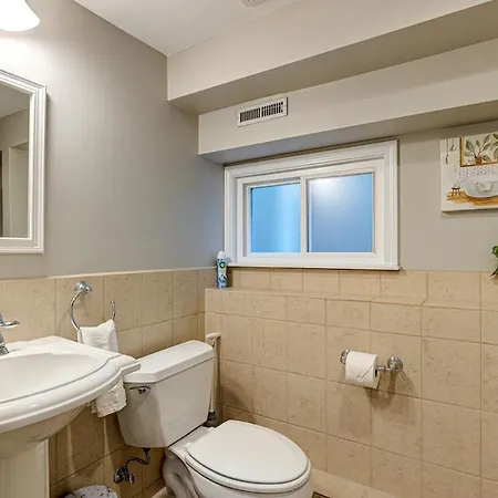 3Bd2Ba Dual Level W Family Room King Bed