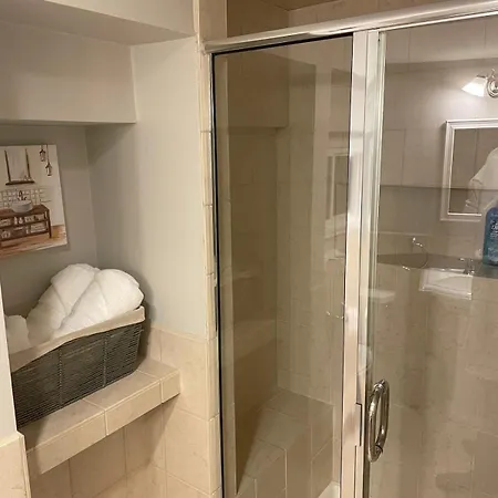 Apartment 3Bd2Ba Dual Level W Family Room King Bed