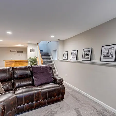 3Bd2Ba Dual Level W Family Room King Bed *