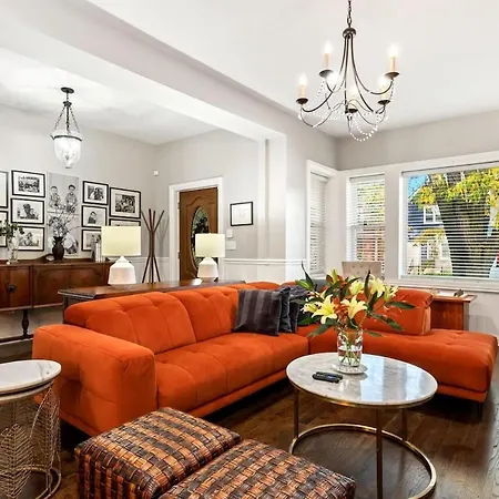 H&h 1896 - Spacious, Fully Stocked, & Free Parking
