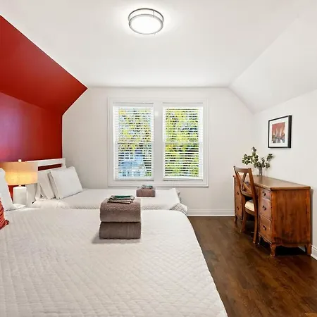 H&h 1896 - Spacious, Fully Stocked, & Free Parking Holiday home Chicago