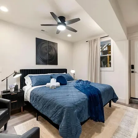 Luxury 2br 2ba In Wicker Park Apartment *
