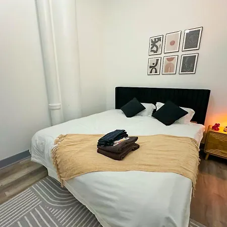 Luxury 6br With Pool Table Sleeps 12 Perfect For Group Near Mccormick Place, Grant Park And Soldier Field Apartment