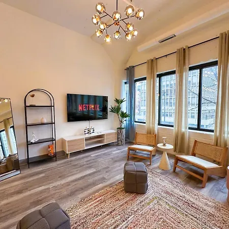 Luxury 6br With Pool Table Sleeps 12 Perfect For Group Near Mccormick Place, Grant Park And Soldier Field *
