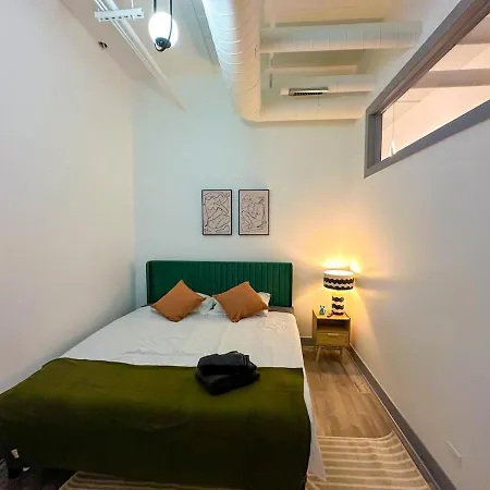 Luxury 6br With Pool Table Sleeps 12 Perfect For Group Near Mccormick Place, Grant Park And Soldier Field Apartment