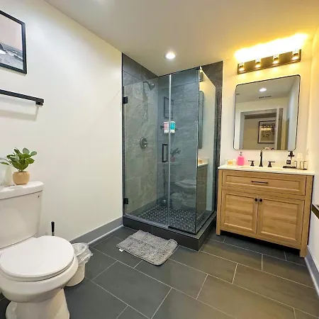 Luxury 6br With Pool Table Sleeps 12 Perfect For Group Near Mccormick Place, Grant Park And Soldier Field