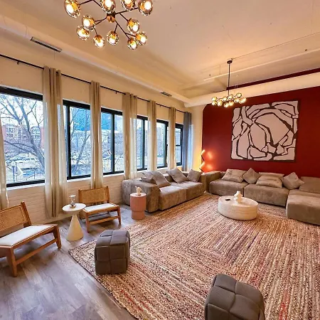 Apartment Luxury 6br With Pool Table Sleeps 12 Perfect For Group Near Mccormick Place, Grant Park And Soldier Field Chicago