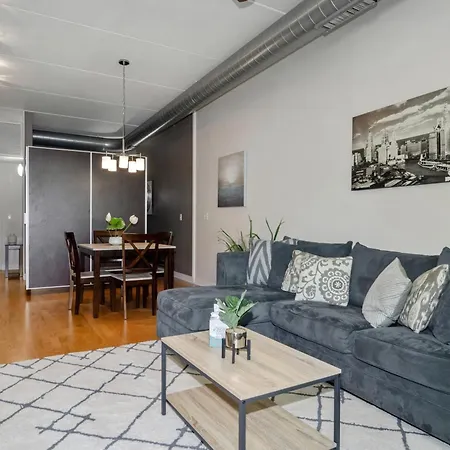 Foodie's Dream! Walk To Amazing Restaurants! Full Kitchen A Balcony For Al Fresco Dining! Apartment *