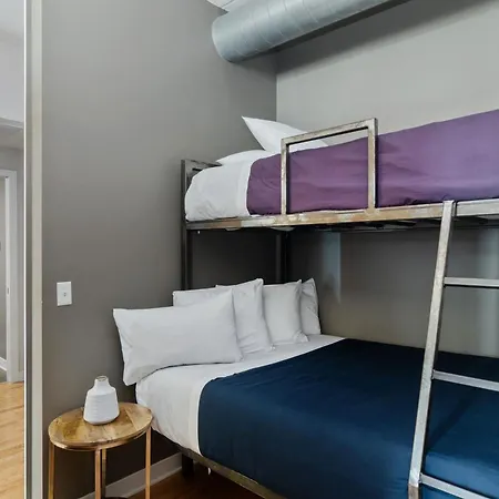Foodie's Dream! Walk To Amazing Restaurants! Full Kitchen A Balcony For Al Fresco Dining! Apartment