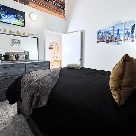 Luxery - Themed Units! Close To Downtown, Mccormick Place & Wintrust Arena