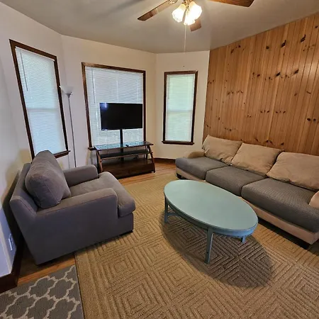 Urban Gem In Logan Square *
