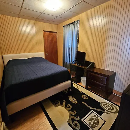 Urban Gem In Logan Square Apartment *