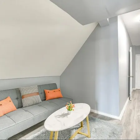 2br 1bonus2bath Duplexofficesleeps6freeparking * Chicago