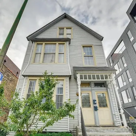 2br 1bonus2bath Duplexofficesleeps6freeparking Apartment *