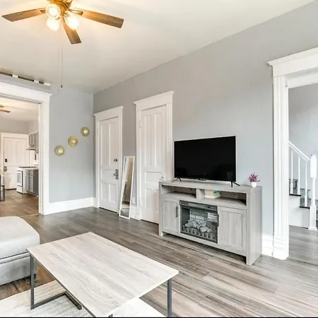 2br 1bonus2bath Duplexofficesleeps6freeparking * Chicago