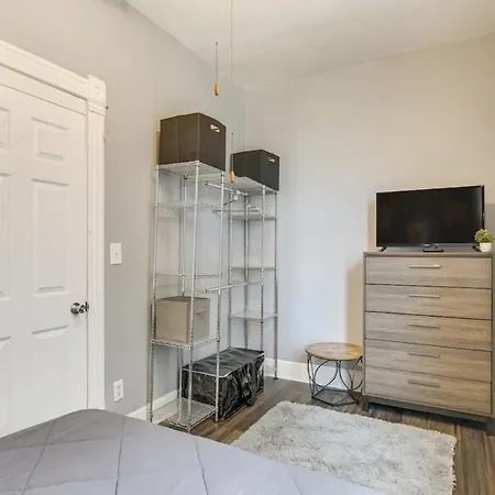 2br 1bonus2bath Duplexofficesleeps6freeparking Apartment *
