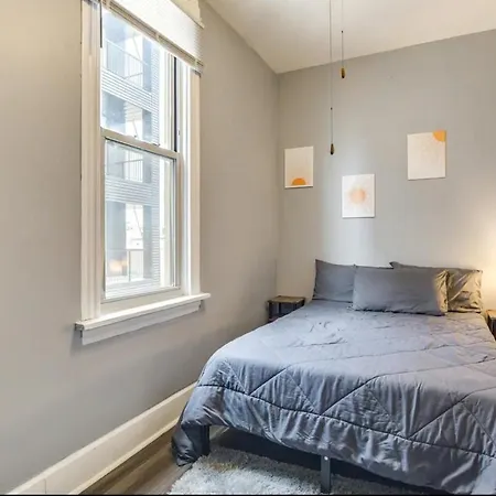 2br 1bonus2bath Duplexofficesleeps6freeparking Apartment Chicago