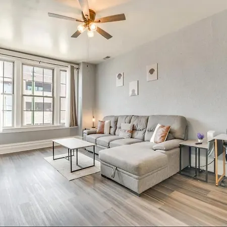 2br 1bonus2bath Duplexofficesleeps6freeparking Apartment *
