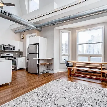 Apartment Beautiful Unit Chi In Prime River North - Floor *