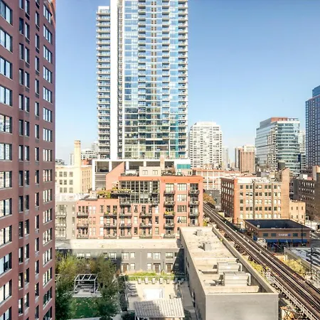 River North 1br W Gym Pool Roof Nr Riverwalk Chi-819 Apartment