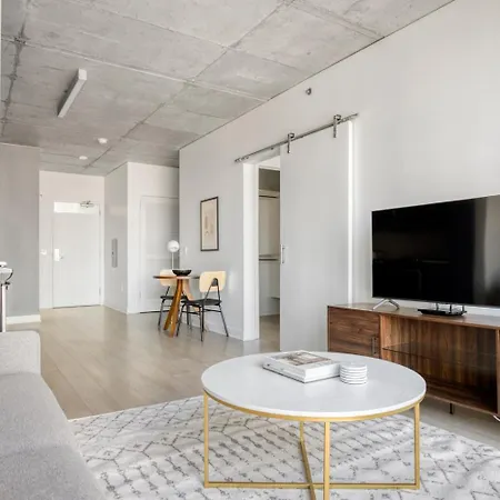 Apartment River North 1br W Gym Pool Roof Nr Riverwalk Chi-819