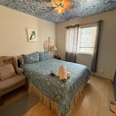 Charming In Portage Park Holiday home