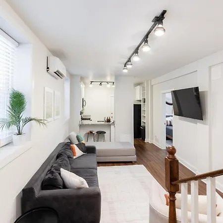 Modern In Trendy Avondale Neighborhood With Free Parking Chicago
