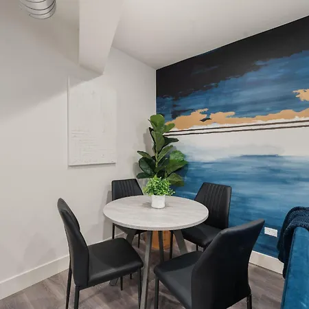 Luxury 2br 2ba In Wicker Park *