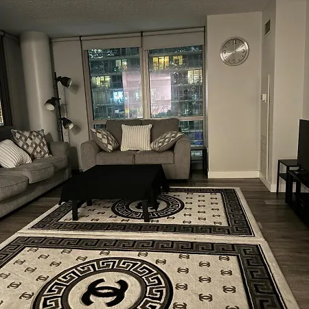 Cozy 2 Bedroom By Lakeshore Apartment *