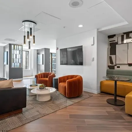 Cozy 2 Bedroom By Lakeshore Apartment