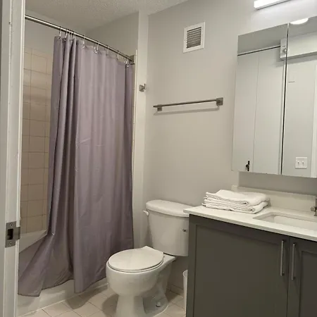 Cozy 2 Bedroom By Lakeshore *