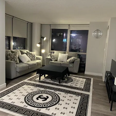 Cozy 2 Bedroom By Lakeshore Apartment