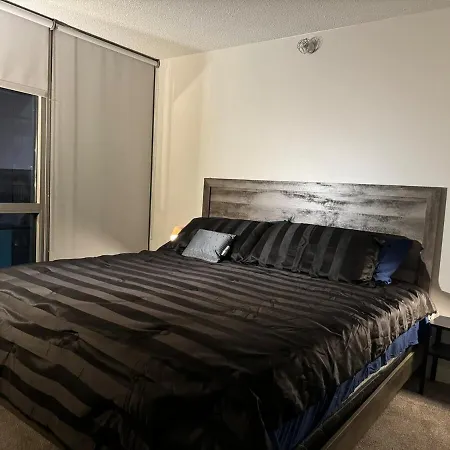 Cozy 2 Bedroom By Lakeshore *