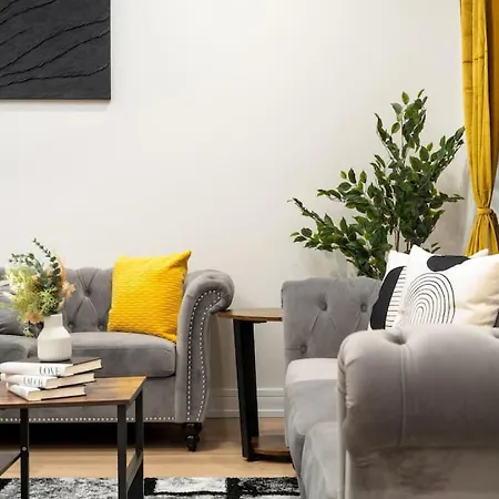 Apartment Affordable Private - Shared Chicago