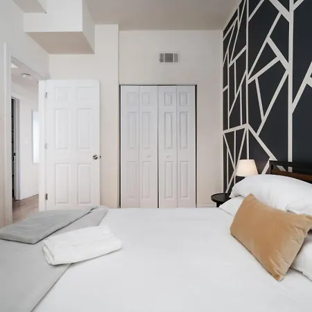 Apartment Ukrainian Village 2br Modern D2 Chicago
