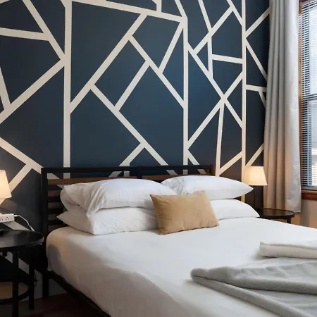 Ukrainian Village 2br Modern D2 * Chicago