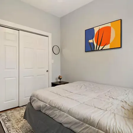 Modern 6br House Steps To Wrigleyville Apartment