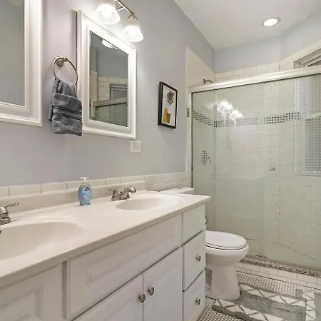 Modern 6br House Steps To Wrigleyville Apartment Chicago