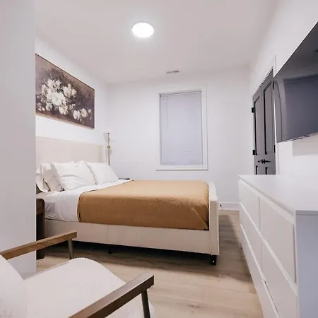 Apartment Parisian Retreat 6min To Main Quandrangle U Of C Chicago