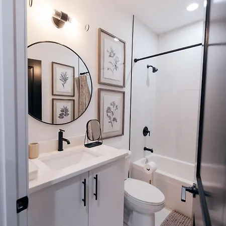 Apartment Parisian Retreat 6min To Main Quandrangle U Of C Chicago