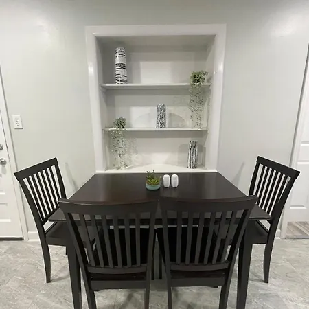 Spacious 3 Bed 2 Bath In Rogers Park * Chicago